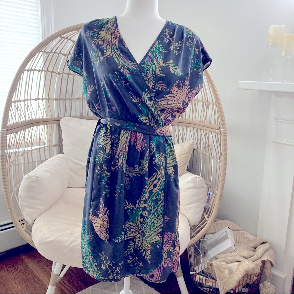GAP Gray Floral Wrap Dress | Boho Chic Short Sleeve Belted Midi | Size Small‎